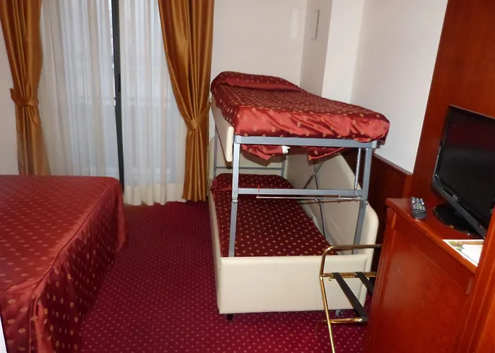 Hotel Joli