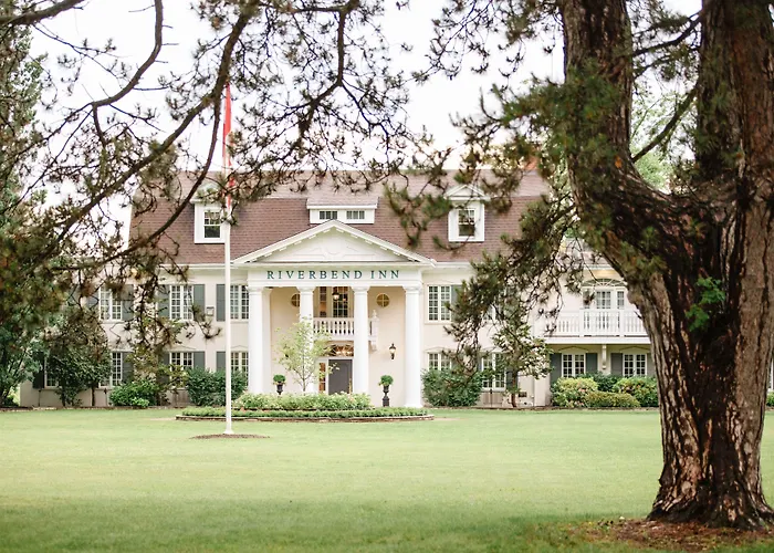 Riverbend Inn & Vineyard