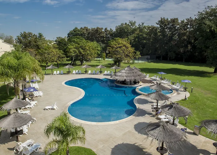 Howard Johnson Pilar Resort Spa & Convention Center