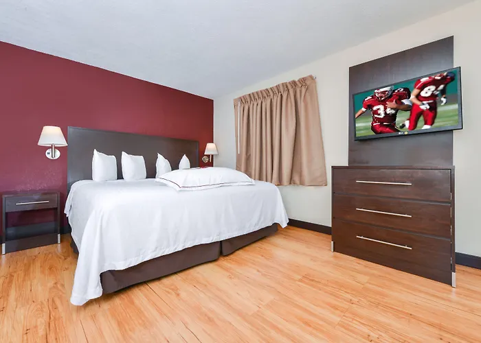 Red Roof Inn Plus+ & Suites Guilford