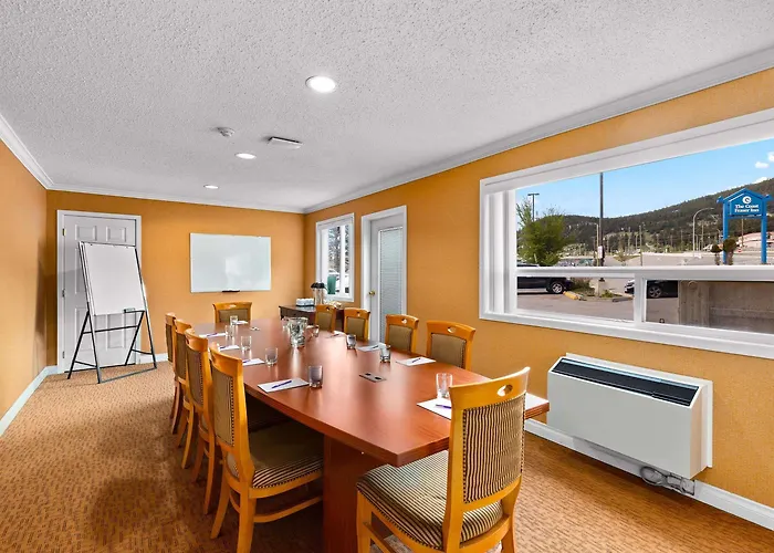 Coast Fraser Inn