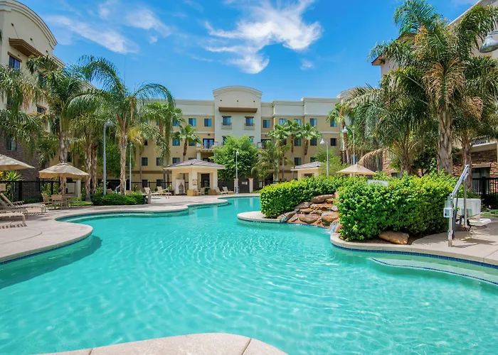 Holiday Inn Express & Suites Phoenix Glendale Dist By Ihg