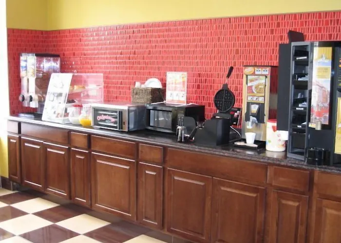 Town House Inn And Suites