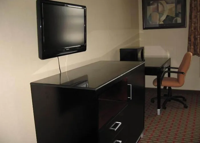 Town House Inn And Suites