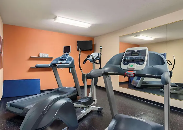 Country Inn & Suites By Radisson, Peoria North, Il