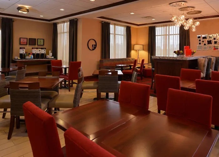 Hampton By Hilton Lincoln