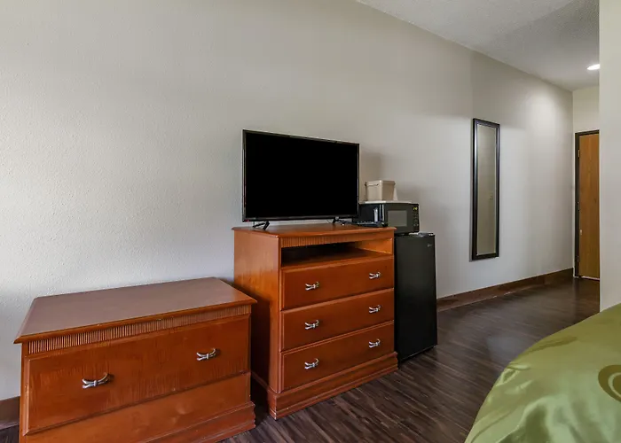 Quality Inn Redgranite