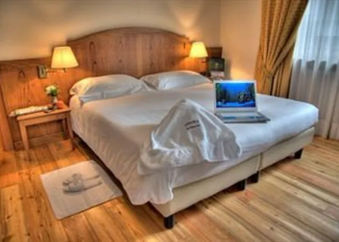 Cresta Et Duc Hotel