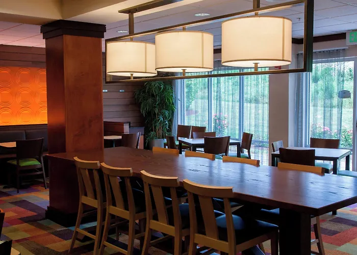 Fairfield Inn & Suites Bedford