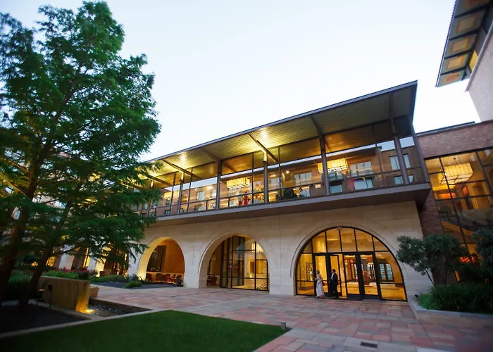 At&T Hotel & Conference Center