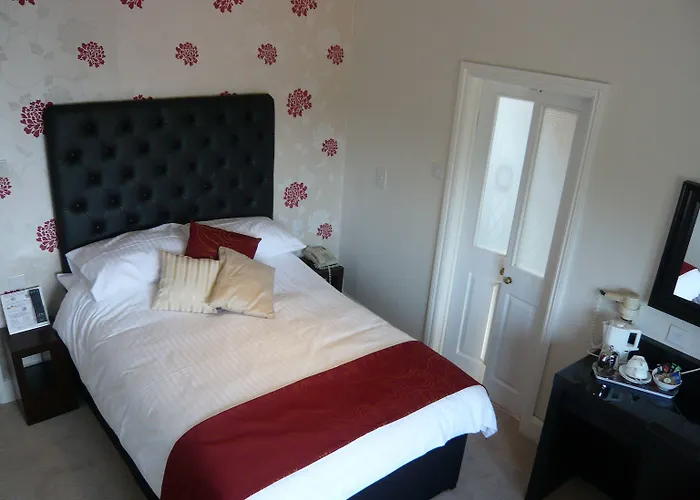 Queenswood Hotel