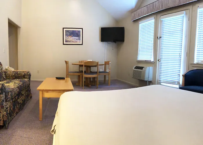 Attitash Marketplace Motel