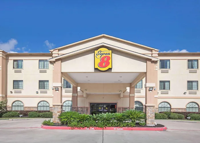 Super 8 By Wyndham Iah West/Greenspoint