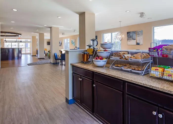 Best Western Dothan Inn & Suites
