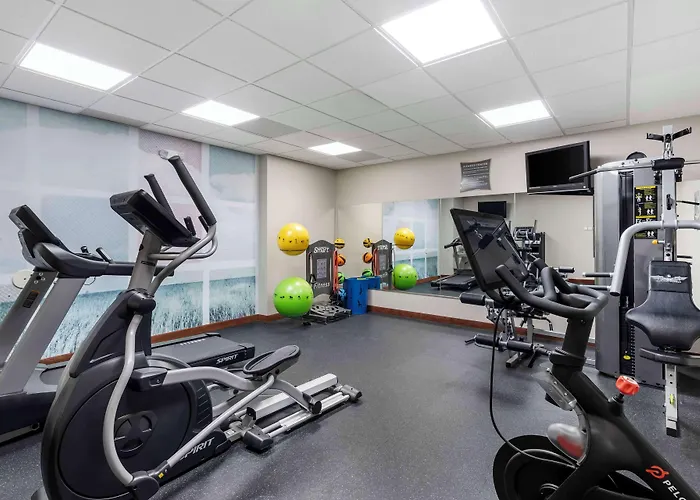 Best Western Plus Midamerica Hotel