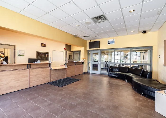 Residence & Conference Centre - Welland