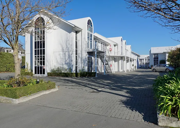 Pavilions Hotel