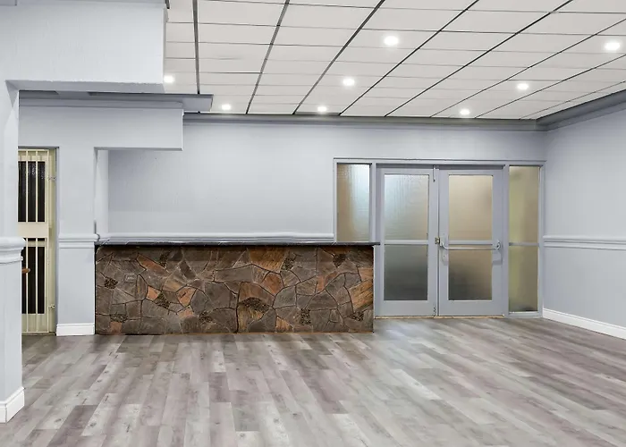 Surestay Plus By Best Western Windsor