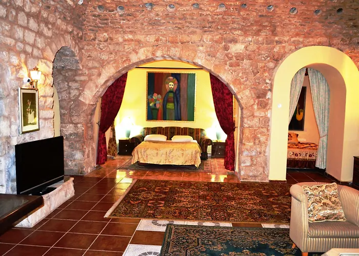 Palacio Domain - Stylish European Luxury Boutique Hotel