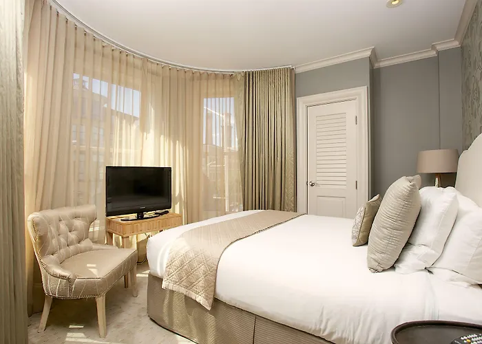 Hotel Veritas