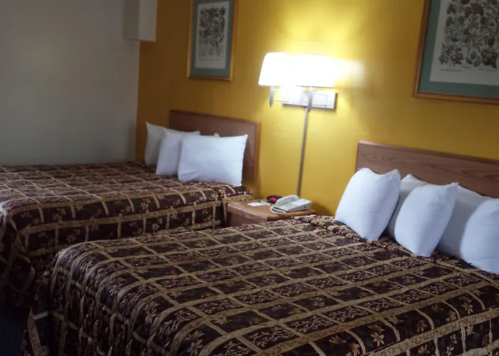 Rodeway Inn & Suites Austin I-90