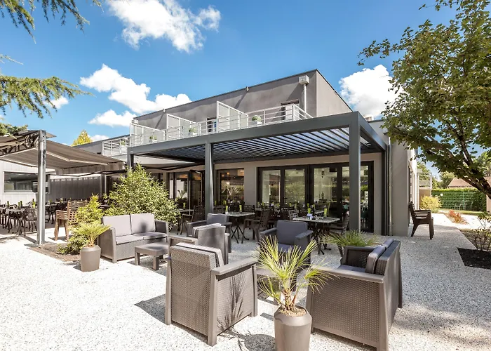 Logis Hotel Restaurant & Spa Au Comte D'Ornon