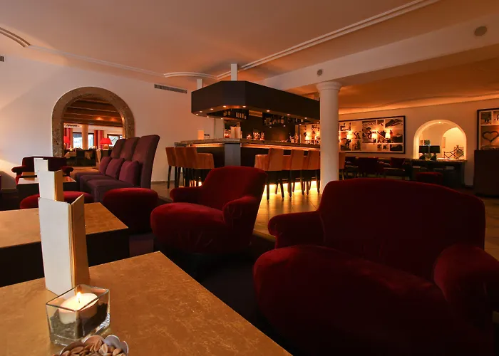 Hinterwies - Ski In / Lodge / Dine
