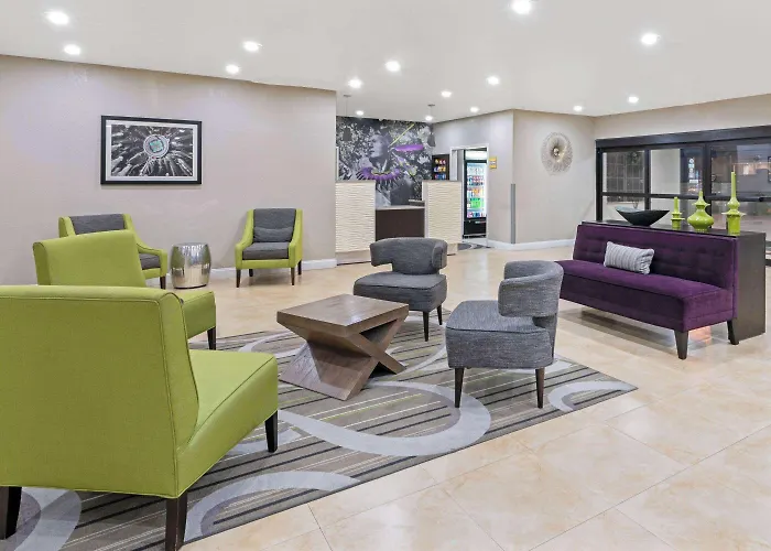 La Quinta By Wyndham Ada