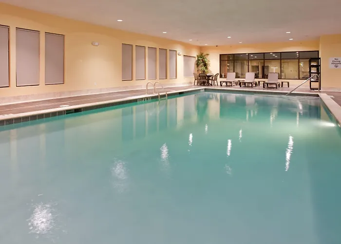 Holiday Inn Express Hotel And Suites Saint Robert By Ihg