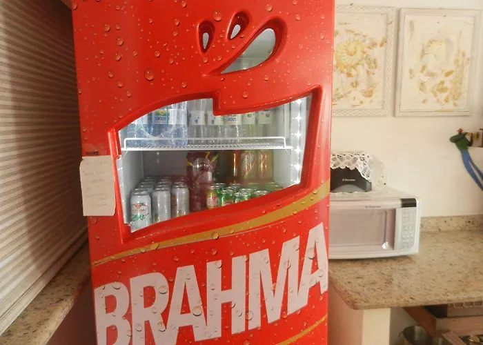 Hotel Pousada Iracemar, 60m da Praia da Enseada, Piscina Aquecida ao Ar Livre para Relaxar em Qualquer Estação, Café da Manhã, Estacionamento, Recepção 24h, Aproveite o Mar, Passeios e Atividades Náuticas a 100 metros