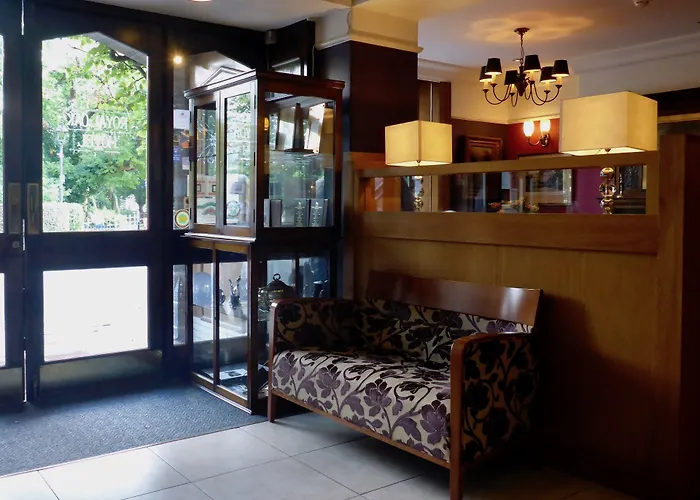 Royal Oak Hotel
