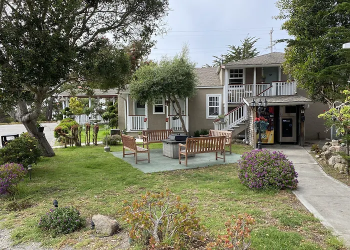 Bide-A-Wee Inn And Cottages