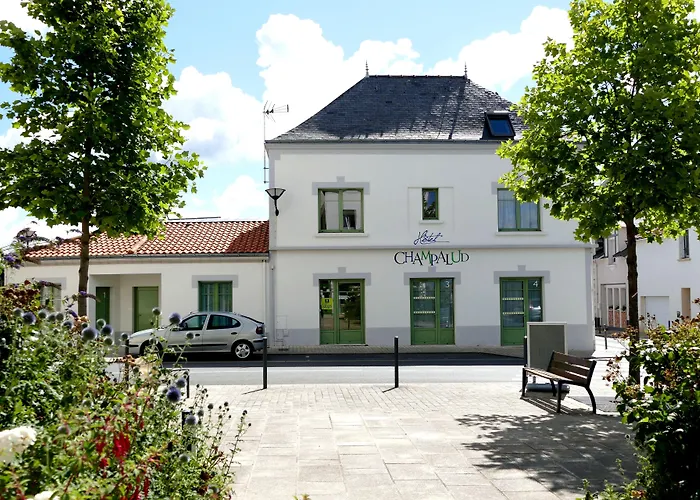 Logis Hotels Le Champalud Restaurant La Citadelle