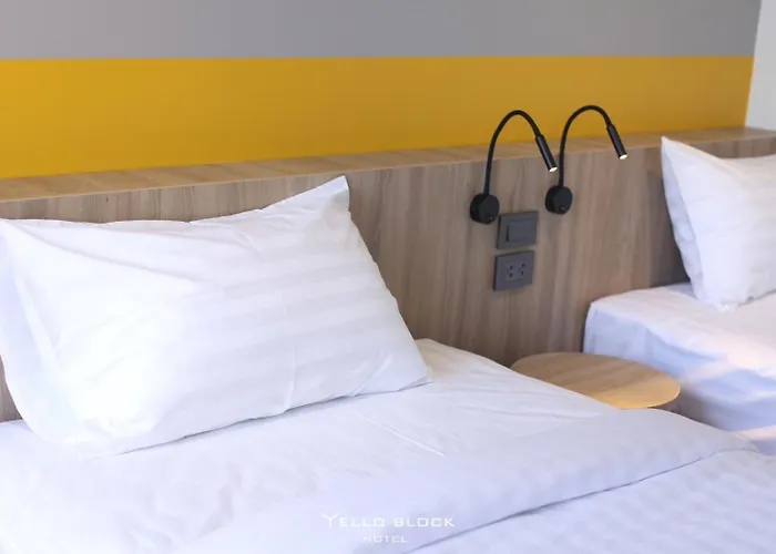 Yello Block Hotel