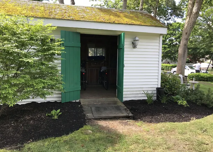 Falmouth Heights Motor Lodge