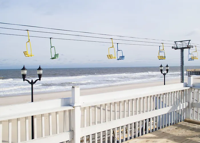 Boardwalk Hotel Charlee & Apartments Beach Hotel Oceanfront