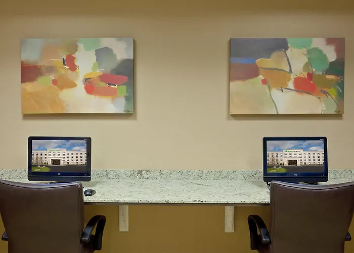 Holiday Inn Express & Suites Malone By Ihg