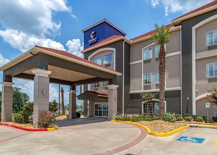 Comfort Inn & Suites Cleveland Tx