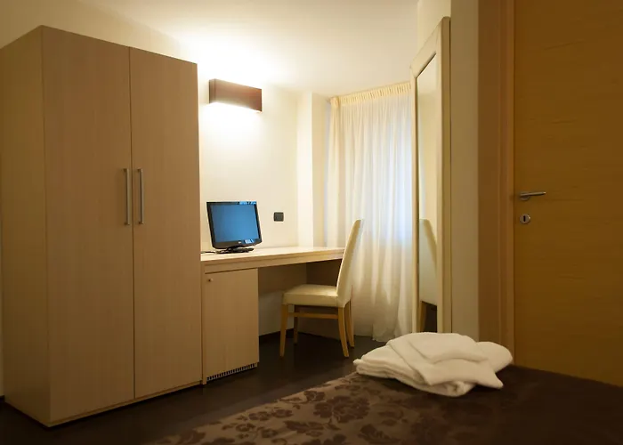 Hotel Sogni D'Oro Airport