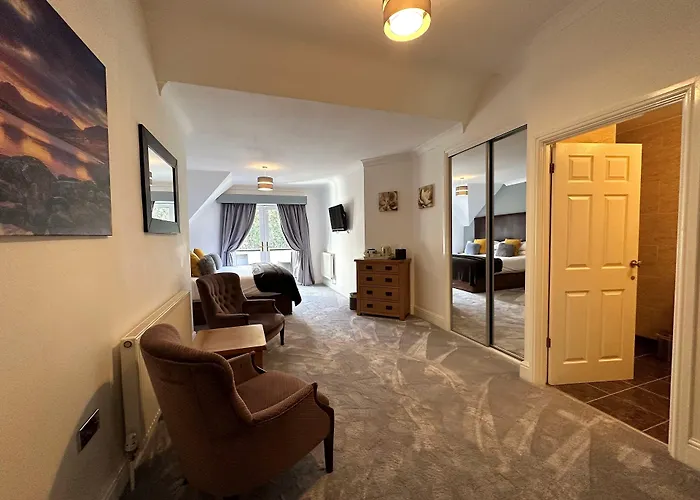 Craig-Y-Dderwen Riverside Hotel