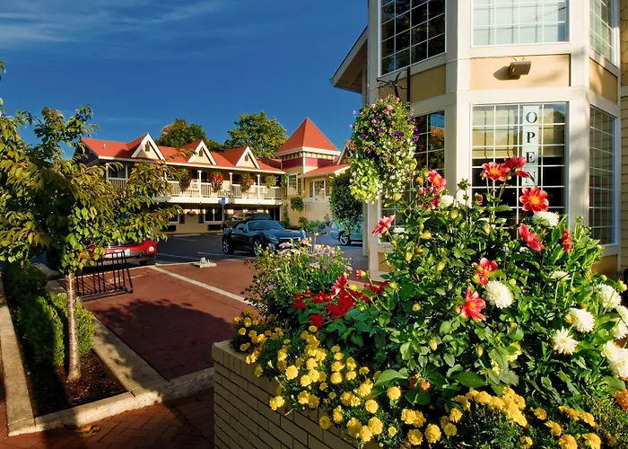 Silverton Inn & Suites