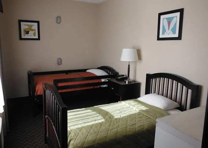 Holiday Inn Express & Suites Clinton By Ihg