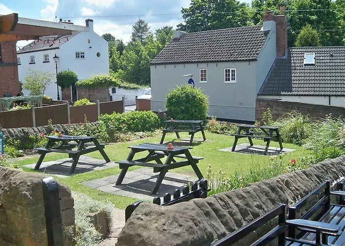 Nelson And Railway Inn