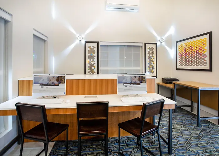 Holiday Inn Express & Suites Lincoln City By Ihg