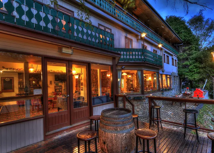 Candlelight Lodge