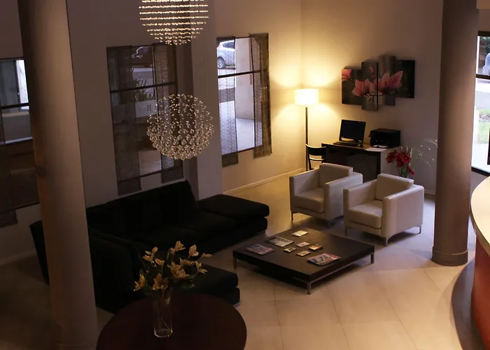 Hotel Plaza Central Canning