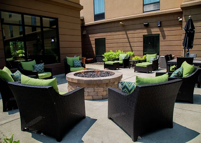 Hampton Inn & Suites Sharon