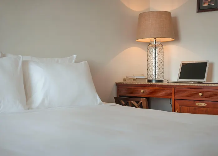 Hanoi E Central Luxury Hotel