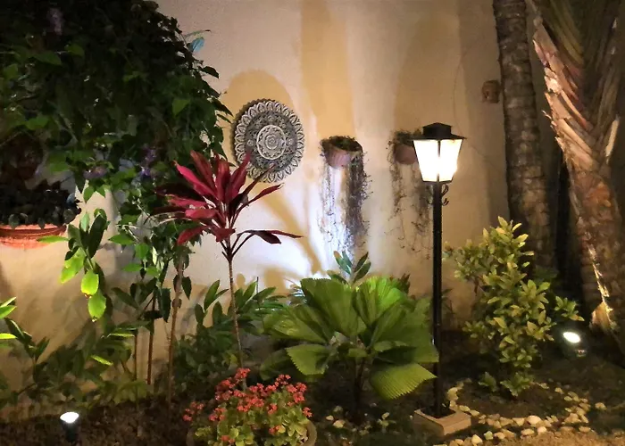 Hotel Costa Balena, Conforto e Piscina aquecida e coberta a 100m da Praia da Enseada