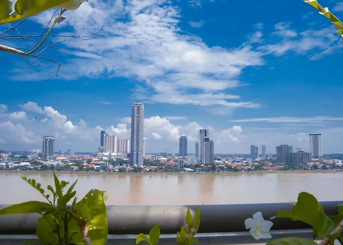 Lcs Hotel & Apartment